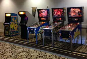 CLASSIC GAMES & PINBALL